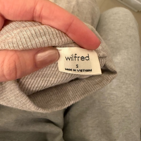 Wilfred turtleneck - Picture 2 of 2